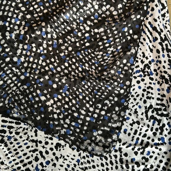 EUC White House Black Market Top(size Medium) - Picture 4 of 10